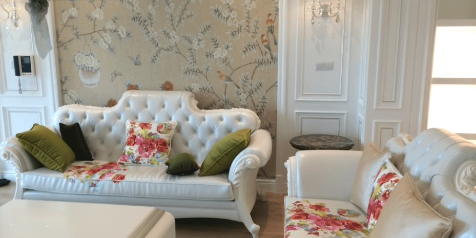 所有家具面層是否有破損、劃痕?是否存在色差過大的情況?